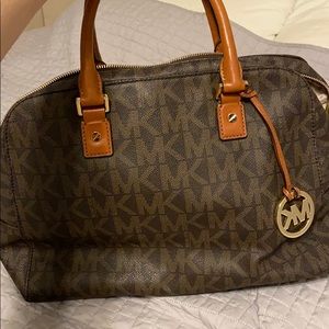 Michael kors purse
